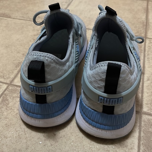 Lightly used puma athletic shoes! Worn literally 3 times. No spots, holes, etc - Picture 2 of 5